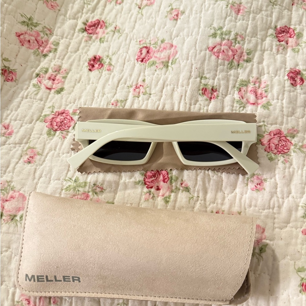 White Rectangular Sunglasses With Dark Lenses - image 3